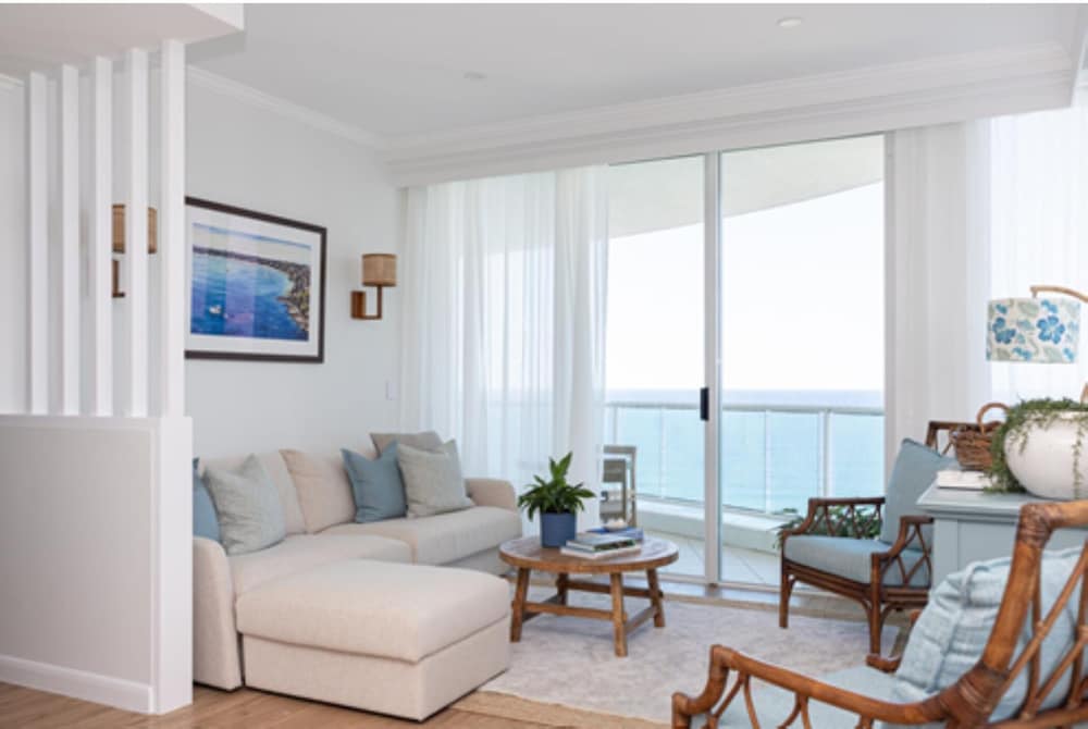 Pacific Views Resort 58/73