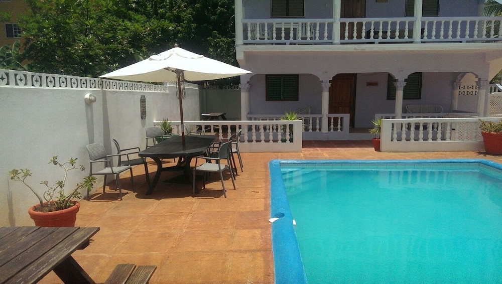 Ocho Rios Tamarind Villas 11/14
