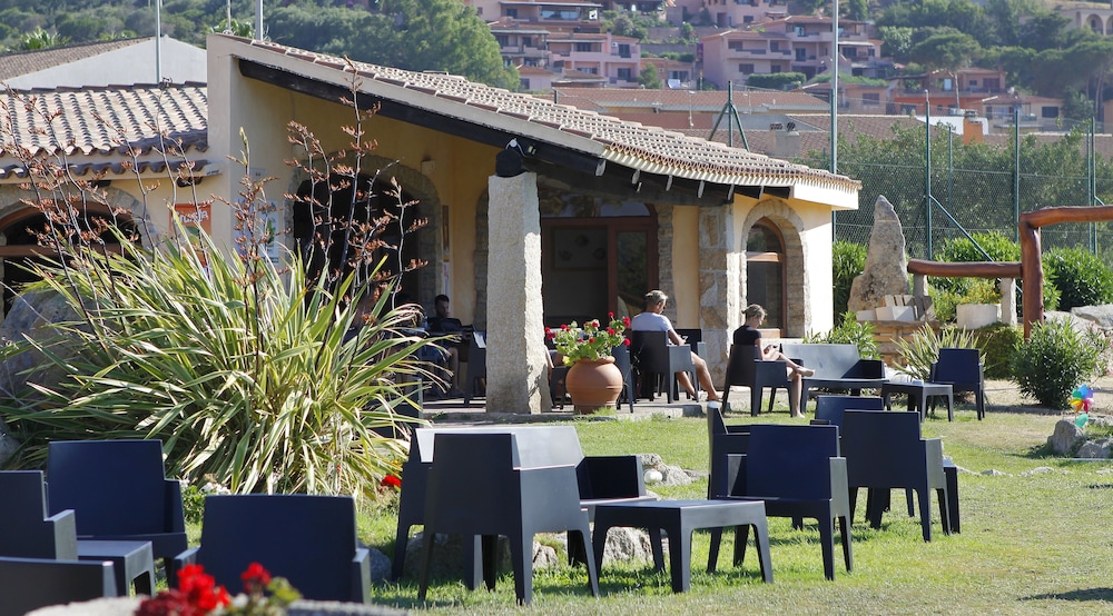 Club Esse Posada Beach Resort 12/35