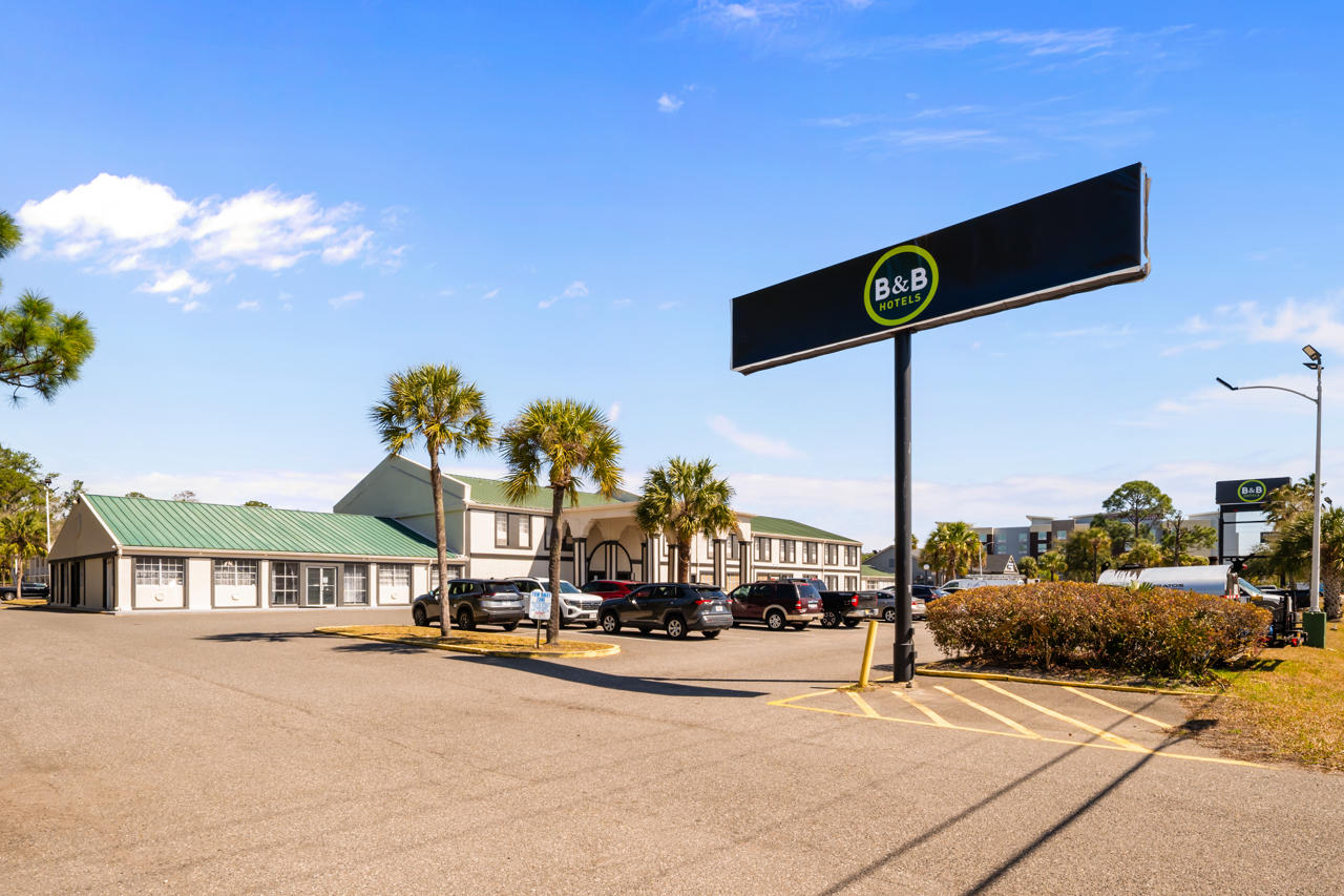 B&B HOTEL Jacksonville Airport 76/91
