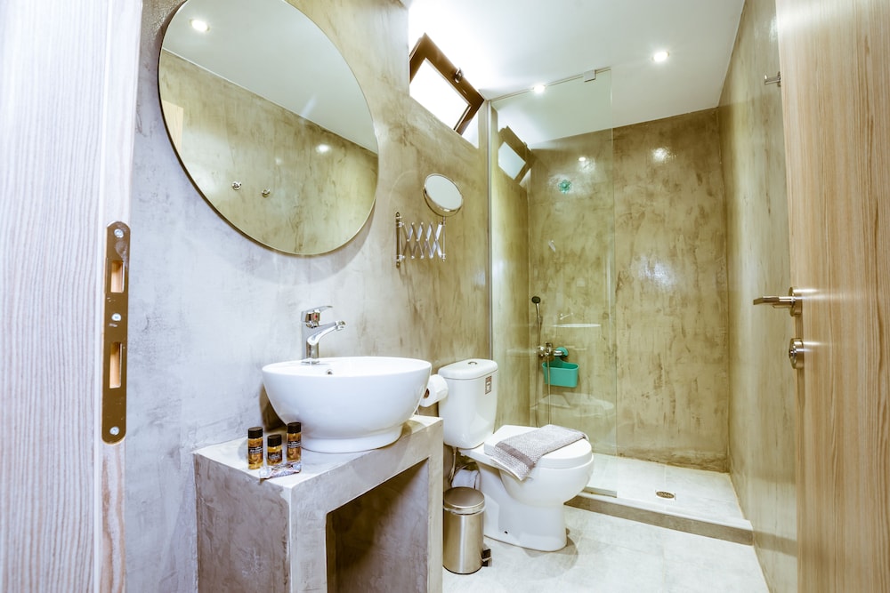Gregory Comfort Hotel 44/46