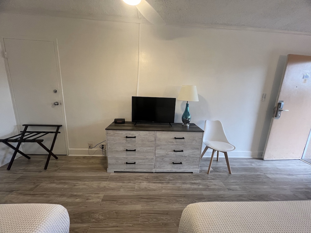 Grand Palms Resort 52/58