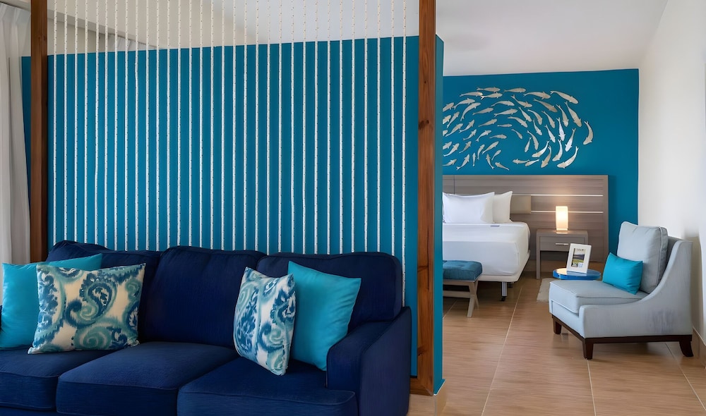 Blue Beach Punta Cana Luxury Resorts 29/47