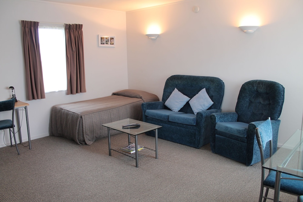 Riverview Motel 28/56