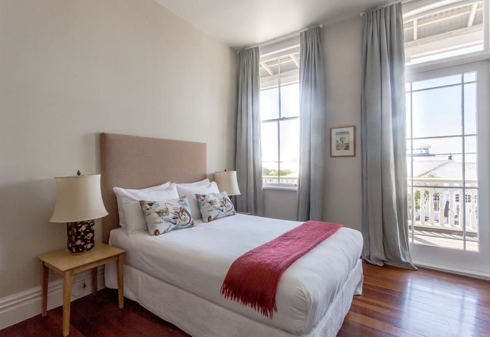 THE MARTINBOROUGH HOTEL 21/85