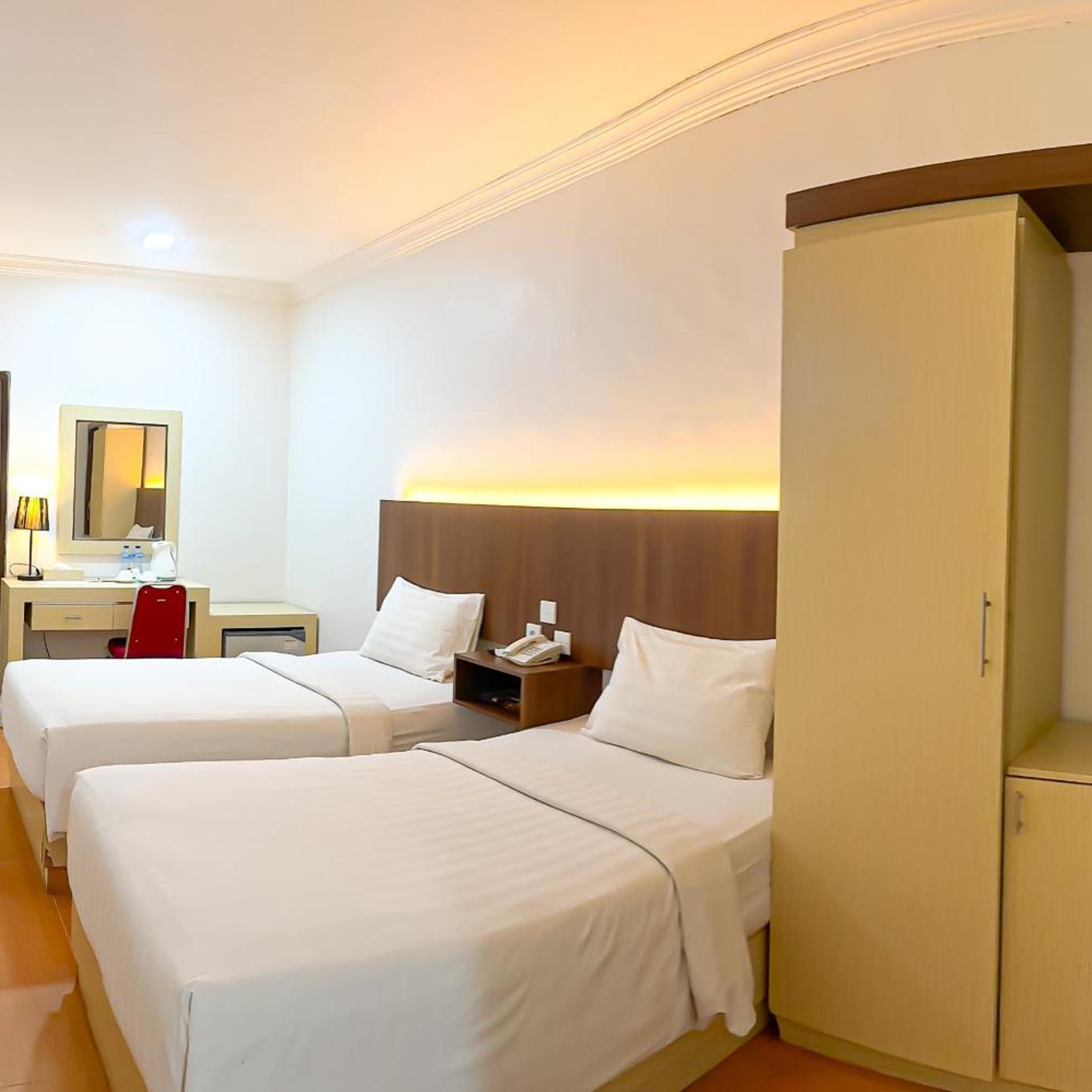 Kawana Hotel (Formerly The Aliga Padang) 23/42