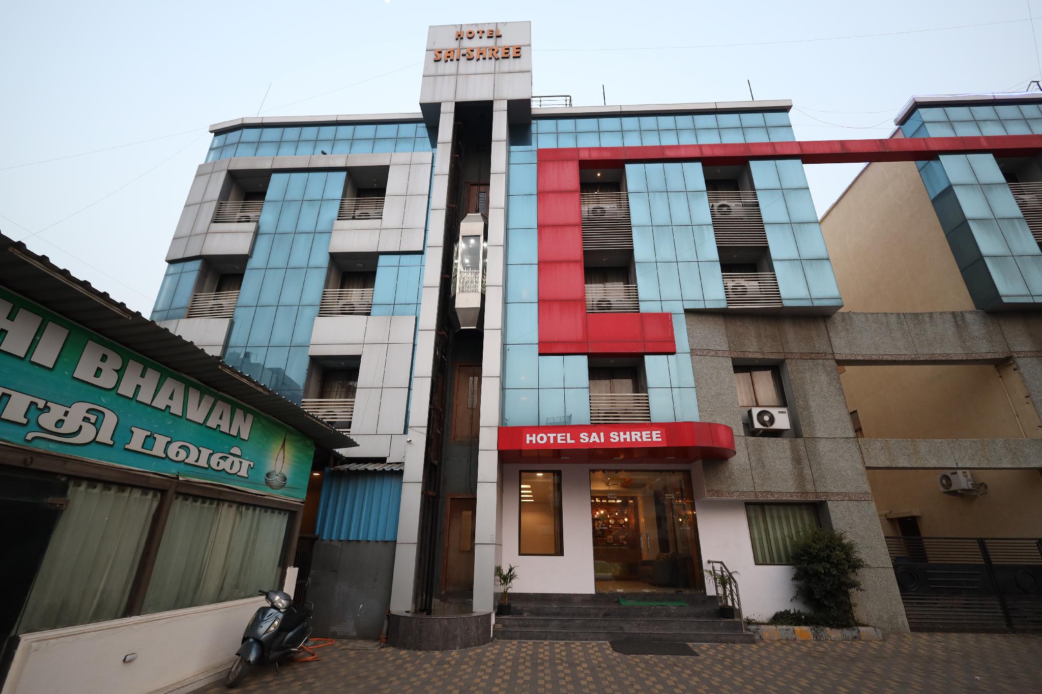 Oyo 4445 Hotel Saishri 8/63