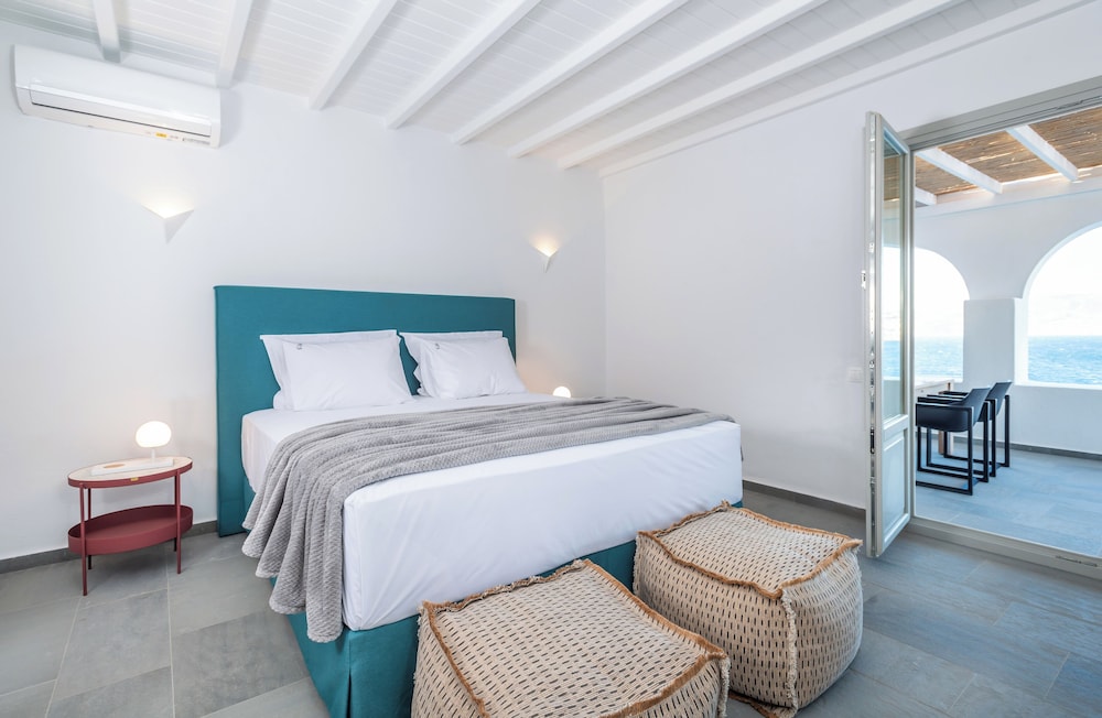 1 BEDROOM, SUITE, PRIVATE POOL
