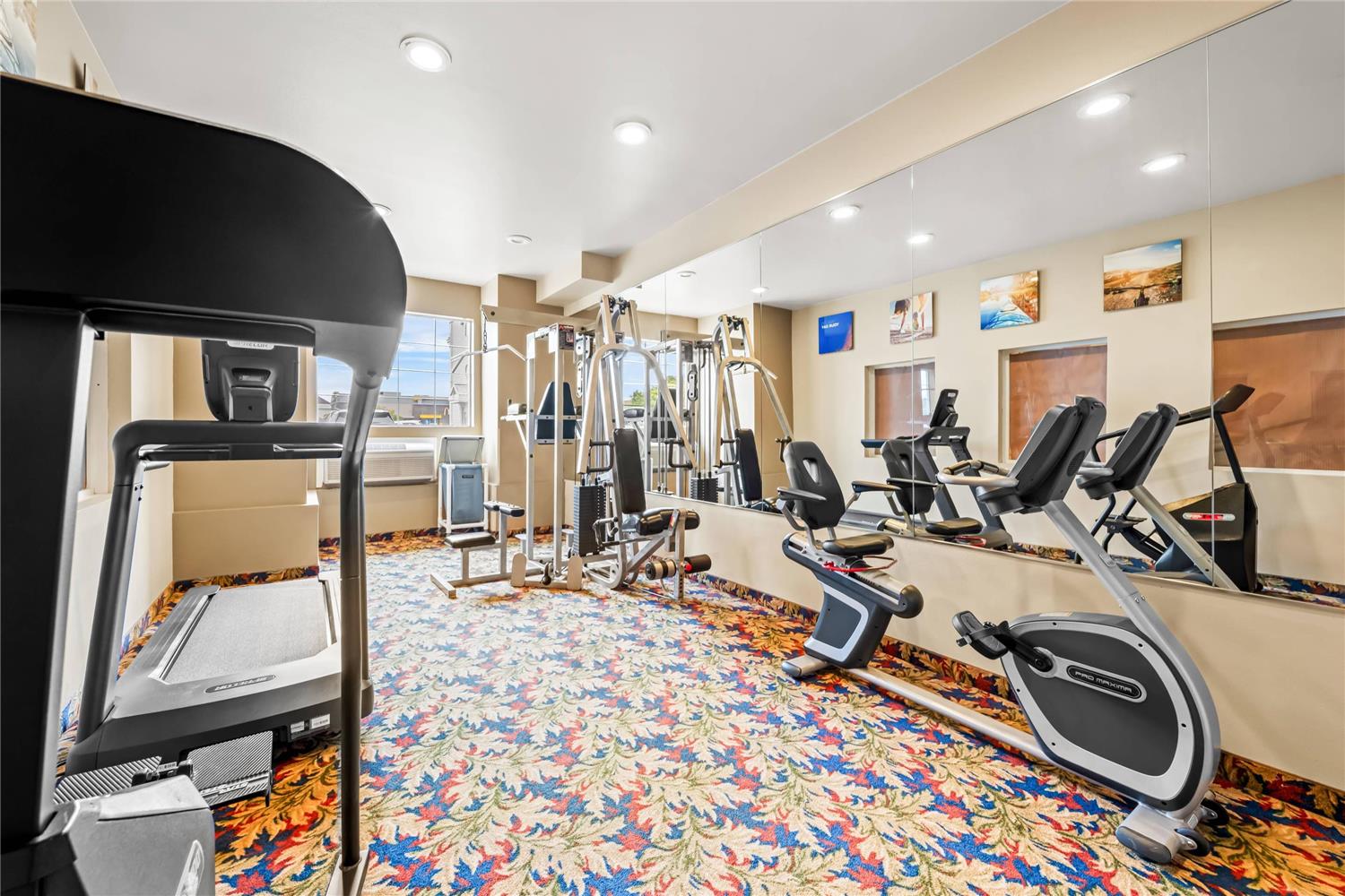 Comfort Inn & Suites Salinas City Center Area 24/45