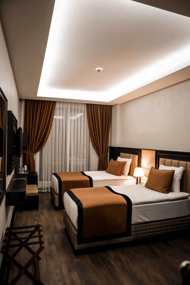Dimen Hotel 18/37
