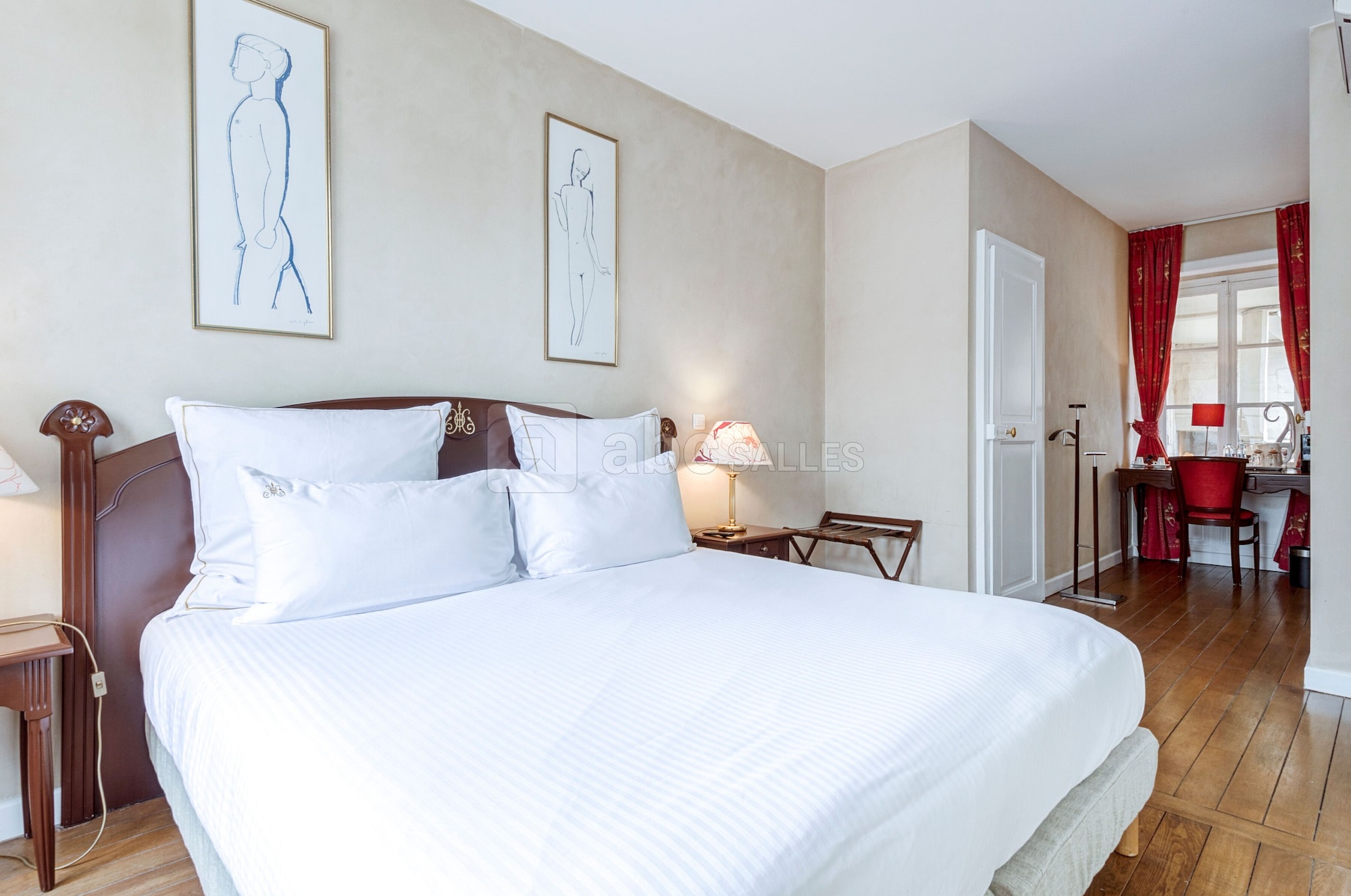 1 BEDROOM, SUITE