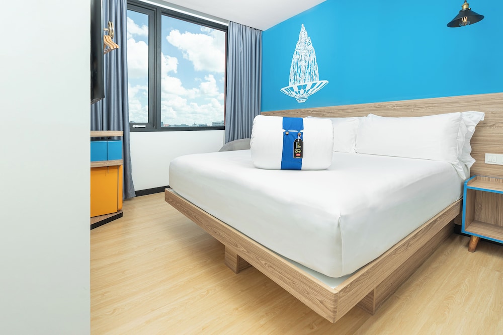 COZY, BASIC, KING BED