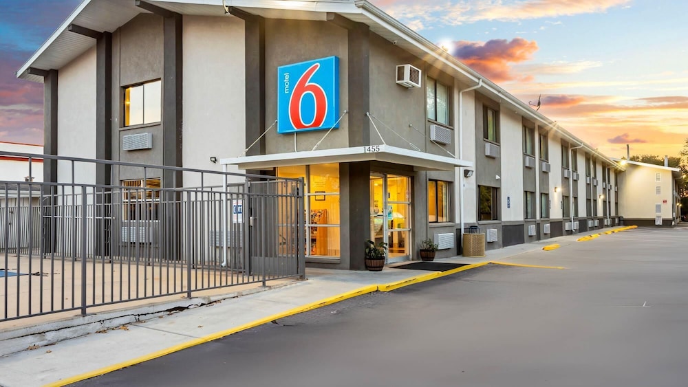 Motel6 Ogden, UT- Downtown 57/64