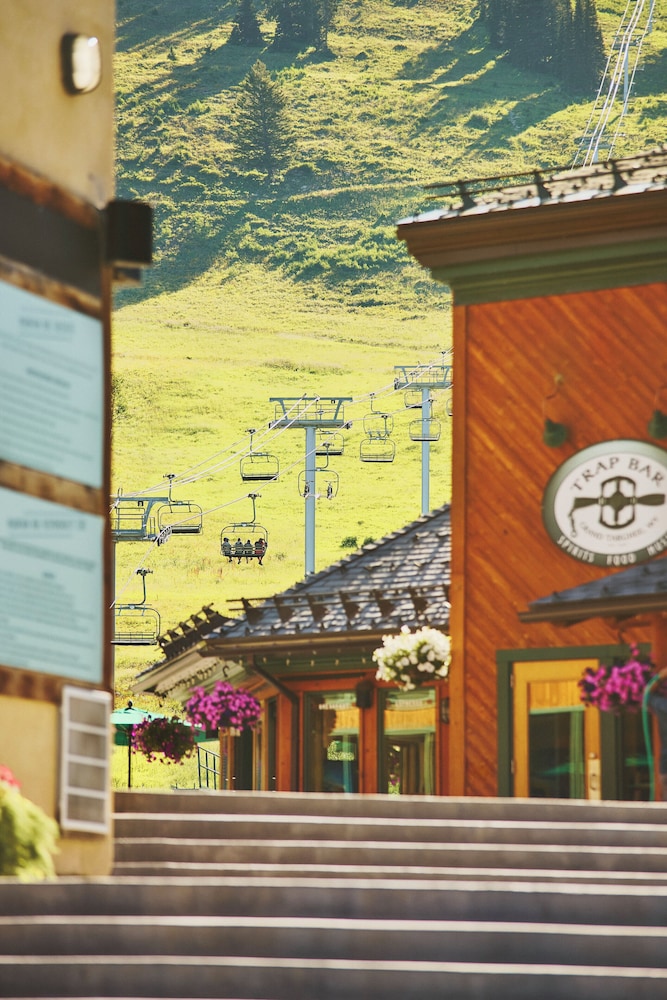 Sioux Lodge Suites by Grand Targhee Resort 4/50