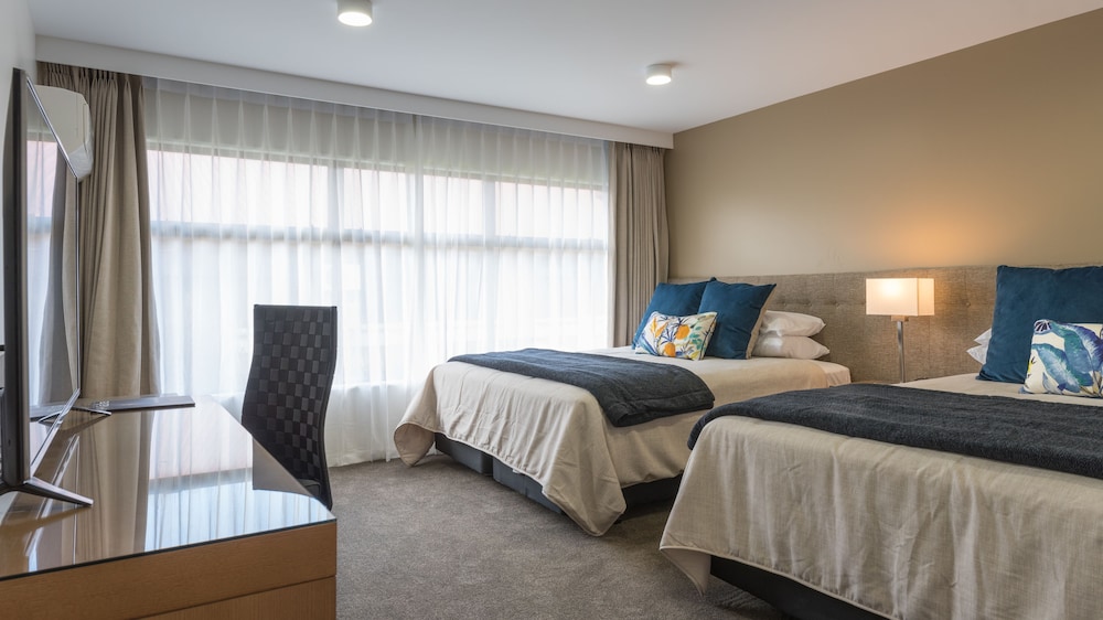 Distinction Hamilton Hotel Conference Centre 18/50