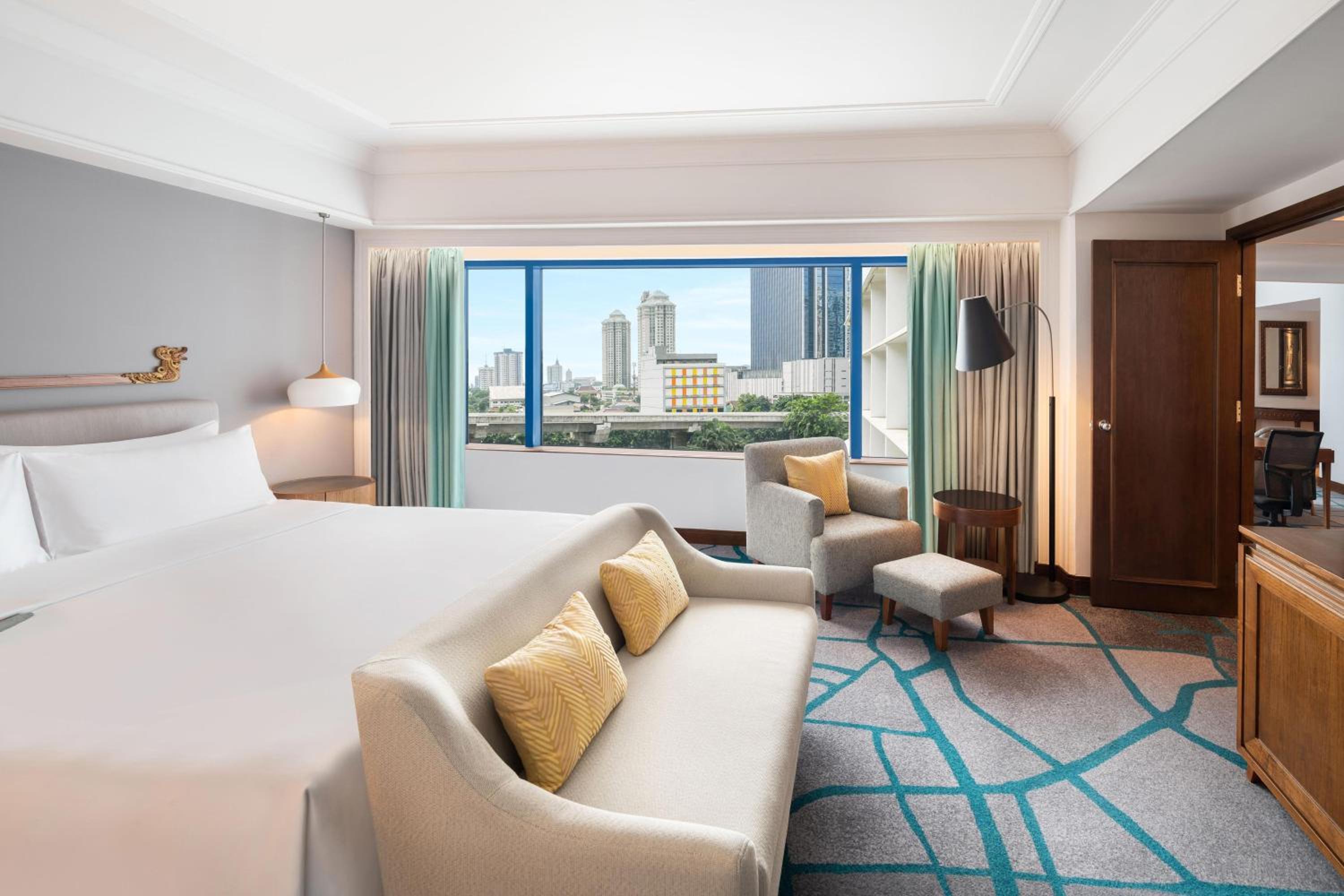 1 Bedroom, Diplomat, Suite, King Bed, Club Lounge Access, Large