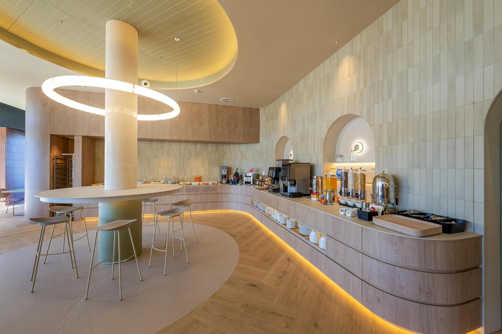 Hampton by Hilton Alicante Airport 24/42