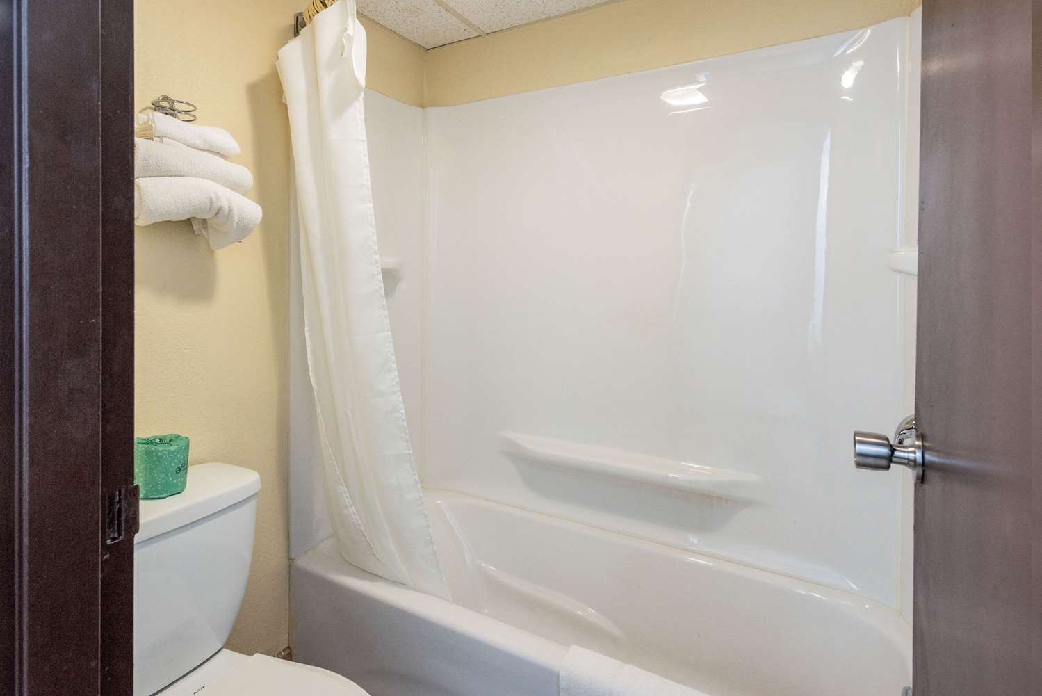 Rodeway Inn Hammonton Nj image