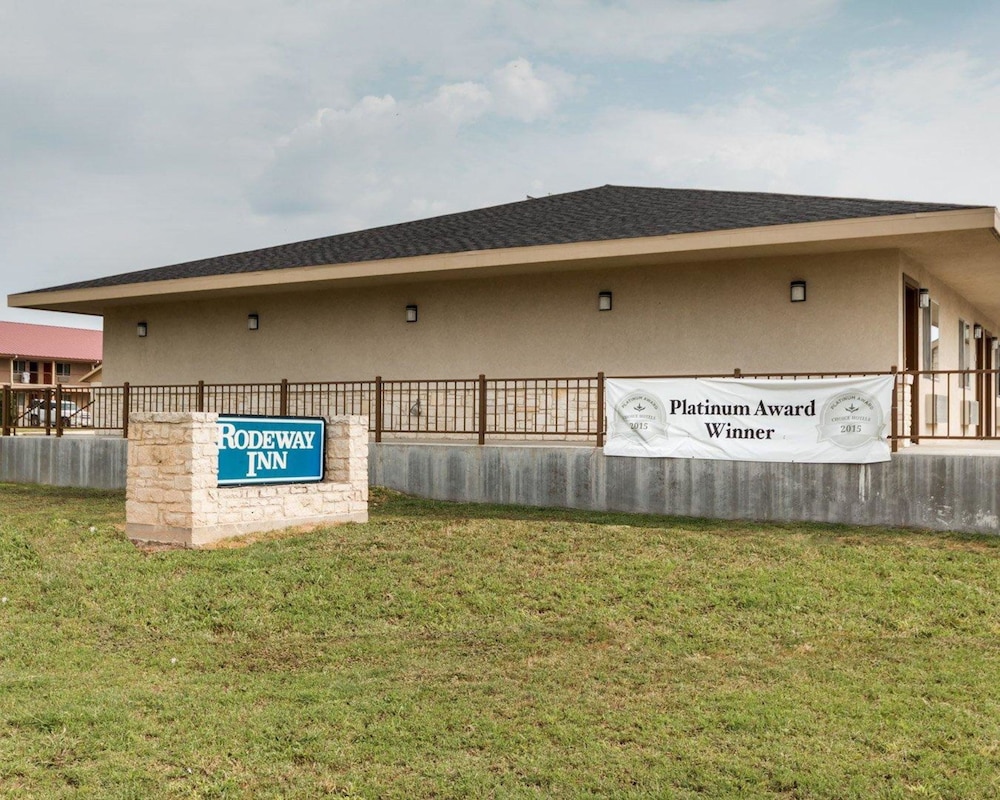 Motel6 Junction, TX - Llano River 54/60