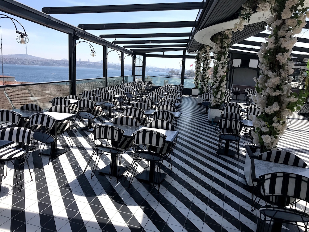 Ferman Port Hotel 34/50