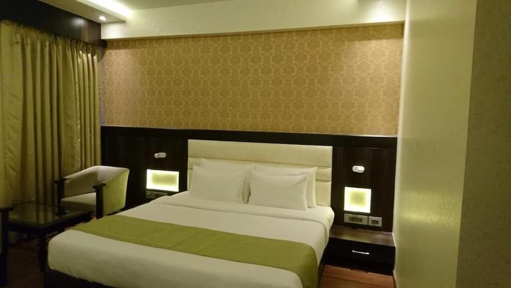 Hotel Ranbirs 7/23