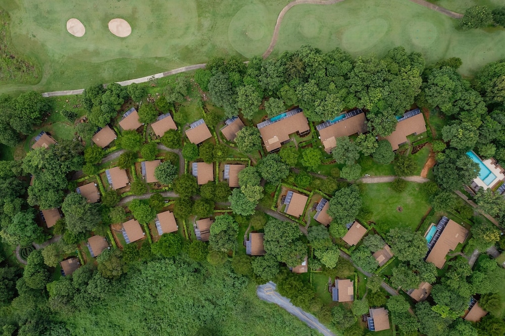 Mountain Creek Golf Resort & Residences 52/64
