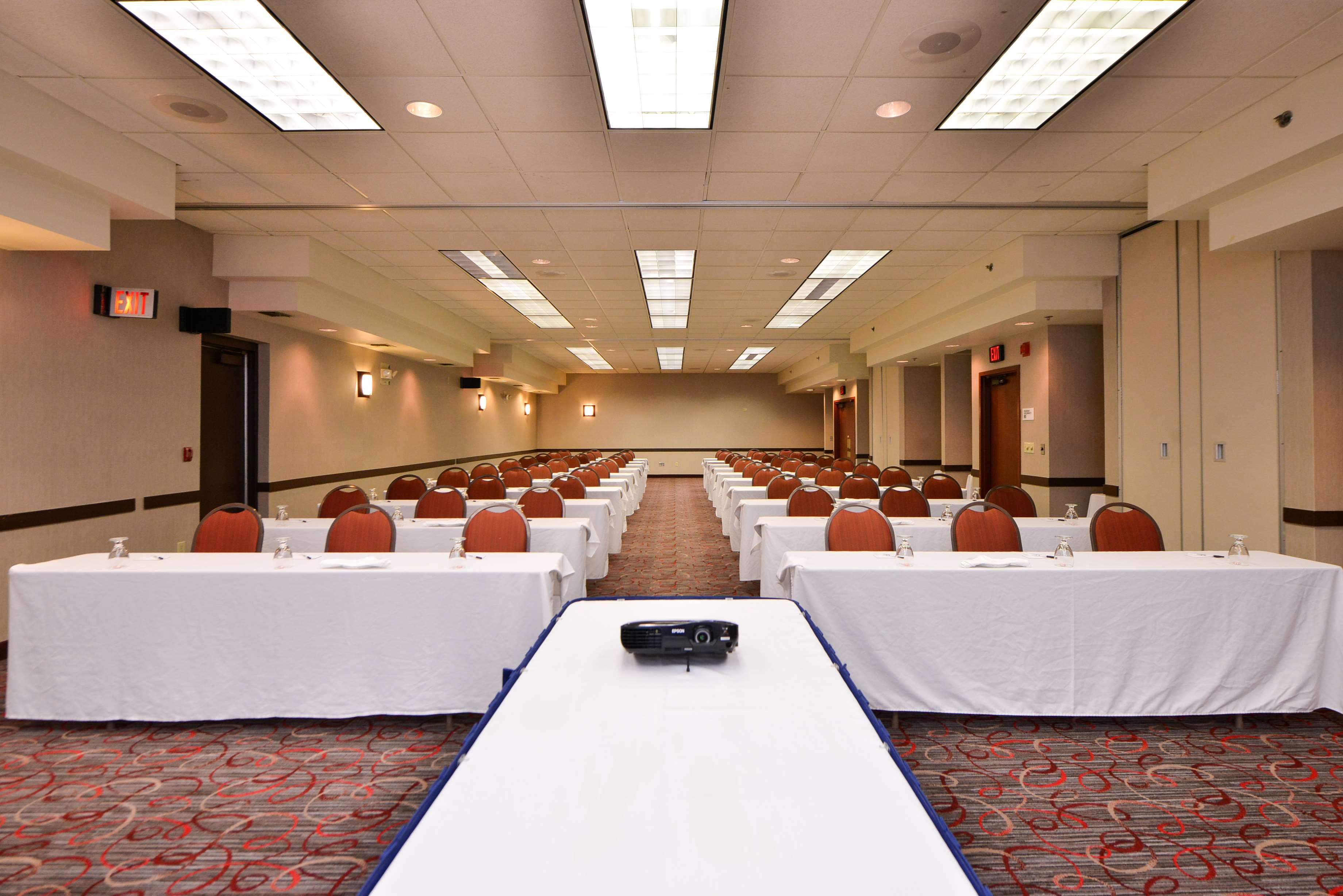 Radisson Hotel Madison 37/43