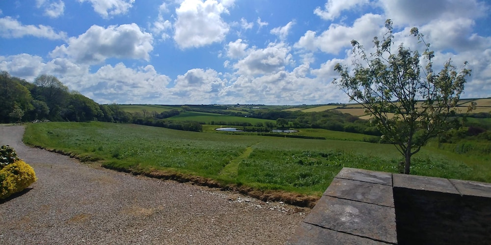 Degembris Cottages 22/24