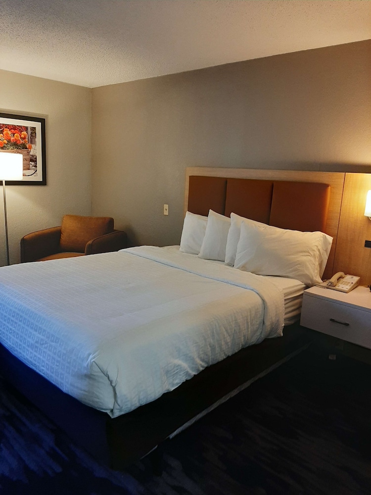 Best Western Batesville 18/73