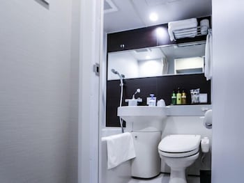 HOTEL LiVEMAX Yokohama Kannai Ekimae 36/37