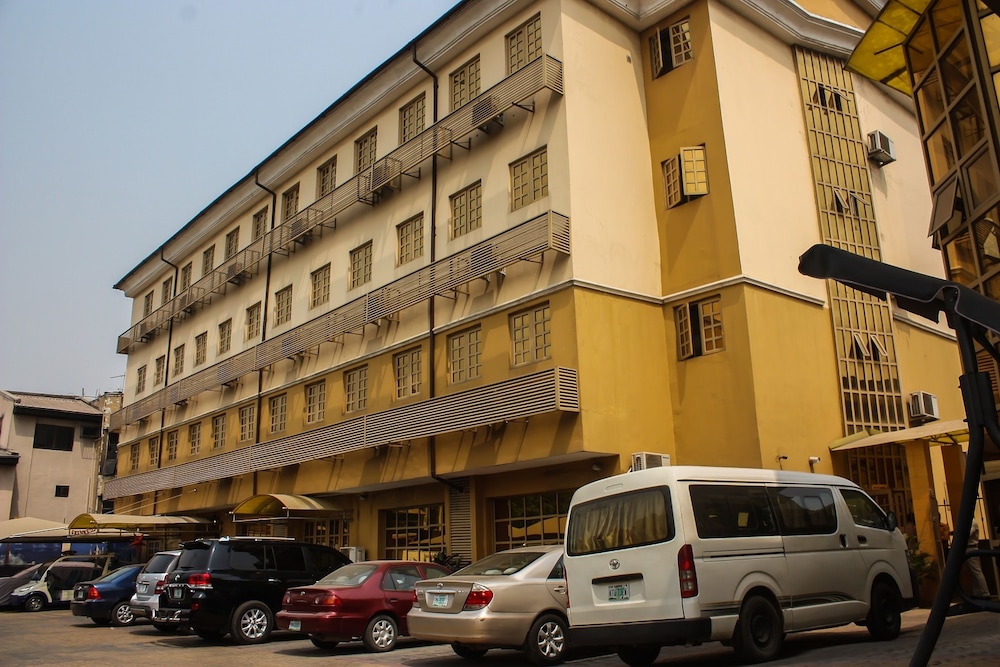 Banex Hotel And Suites 42/50