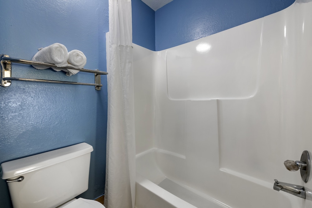 Quality Inn Sarasota North Near Lido Key Beach 14/30
