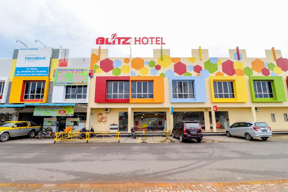 Blitz Hotel Batam Near Sultan Mahmud Ri'ayat Shah in BATAM