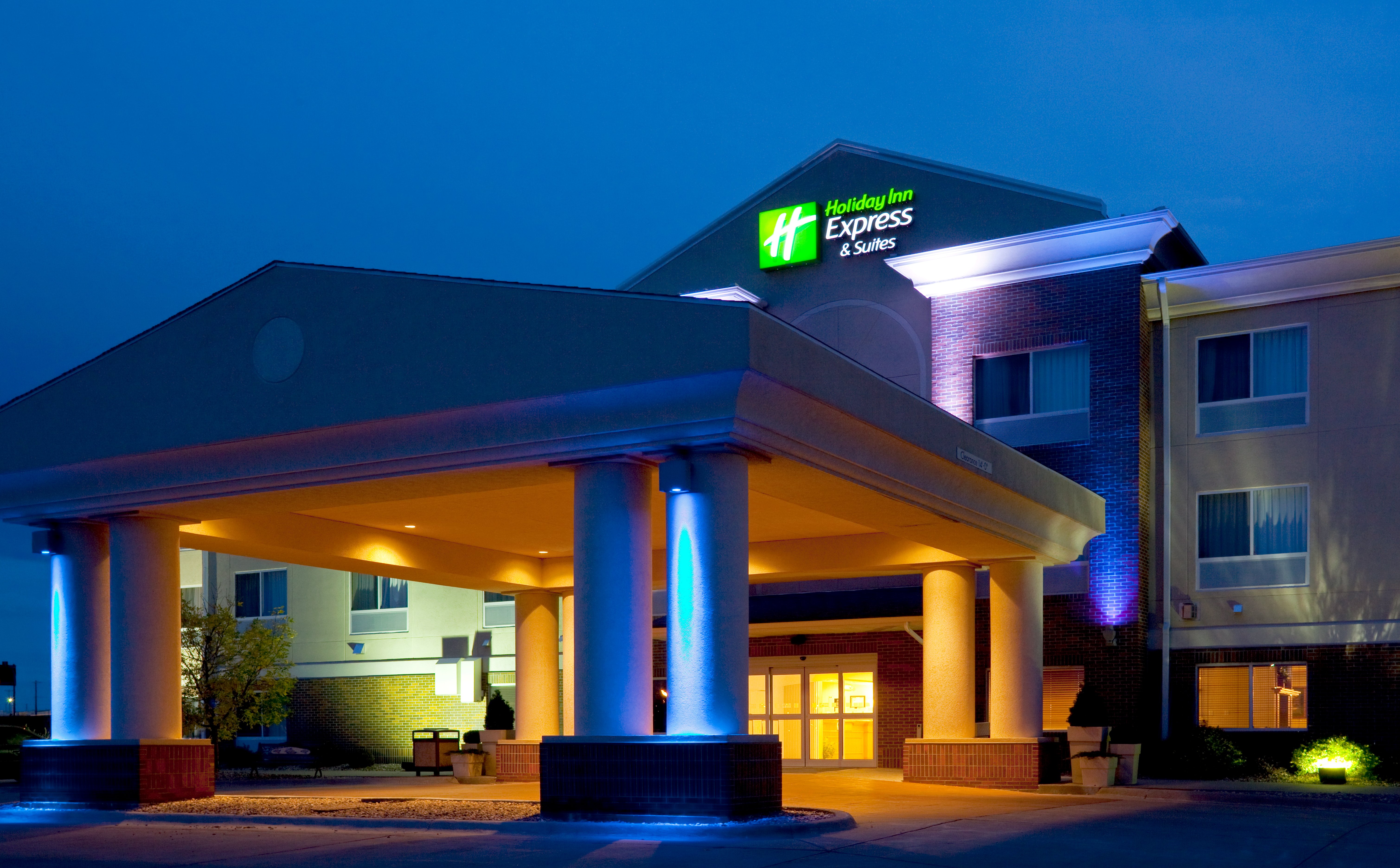 Holiday Inn Express Hotel Suites Yankton 4/71