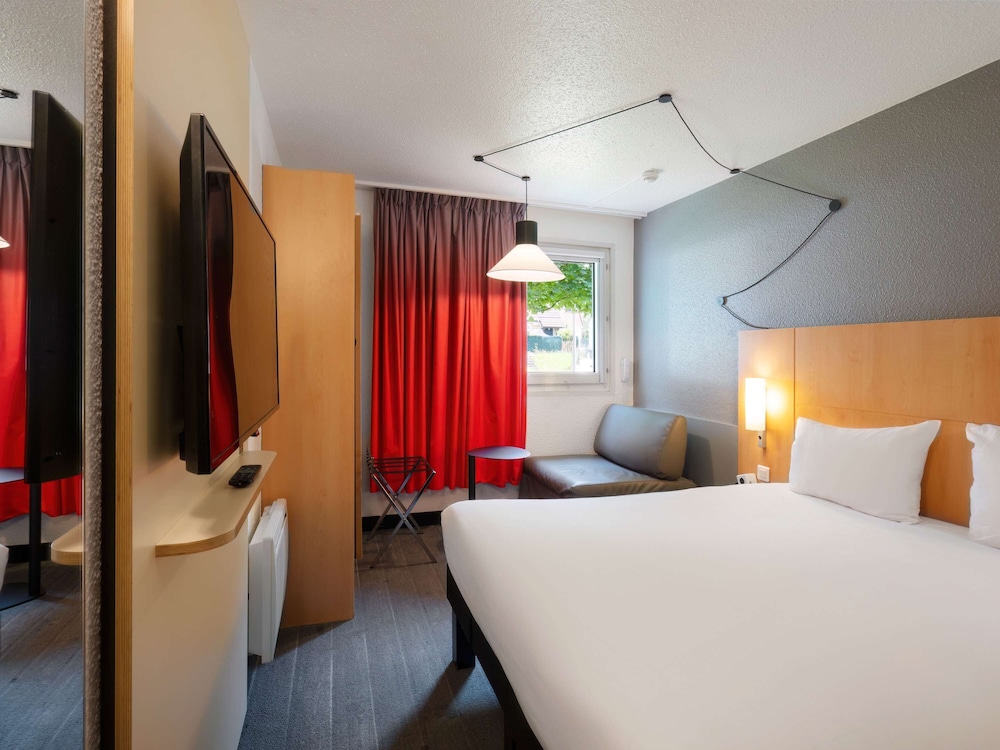Ibis Cergy Pontoise Le Port 27/67