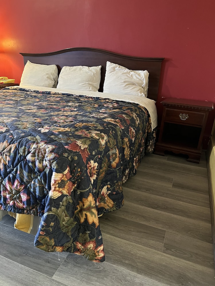 Motel 6 Williamston, NC - Highway 17 40/61