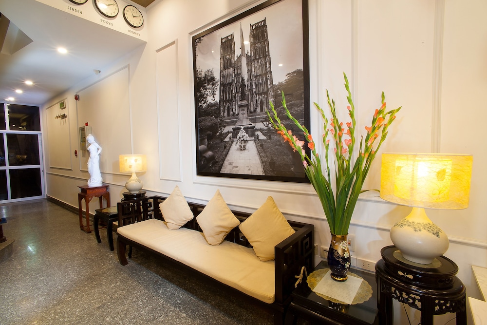 Luxury Hotel 48/58