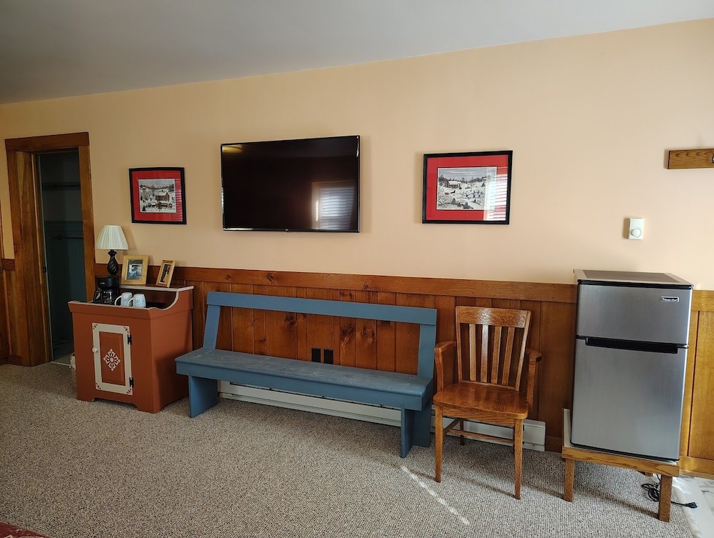 Frush Farm Bed & Breakfast 32/48