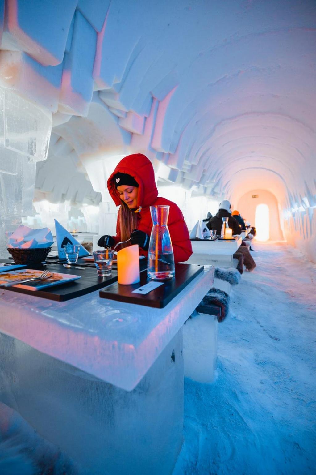 Arctic Snow Hotel And Glass Igloos 61/70