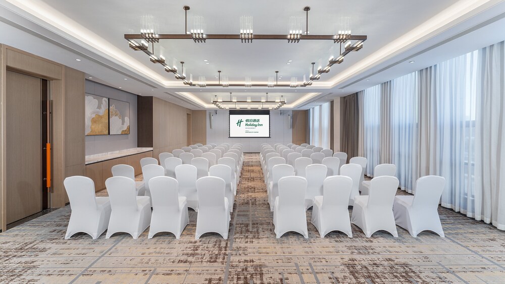 Holiday Inn LIAOYUAN CITY CENTER 40/50
