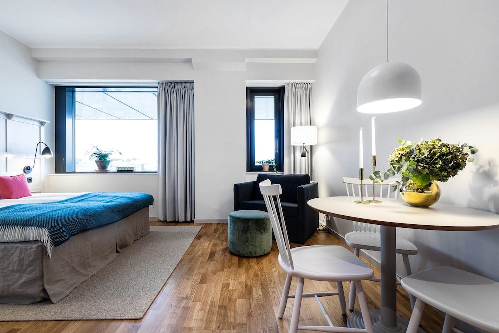 Biz Apartment Bromma 8/24