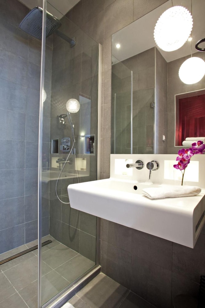 Hotel Elysee Secret Paris 60/60