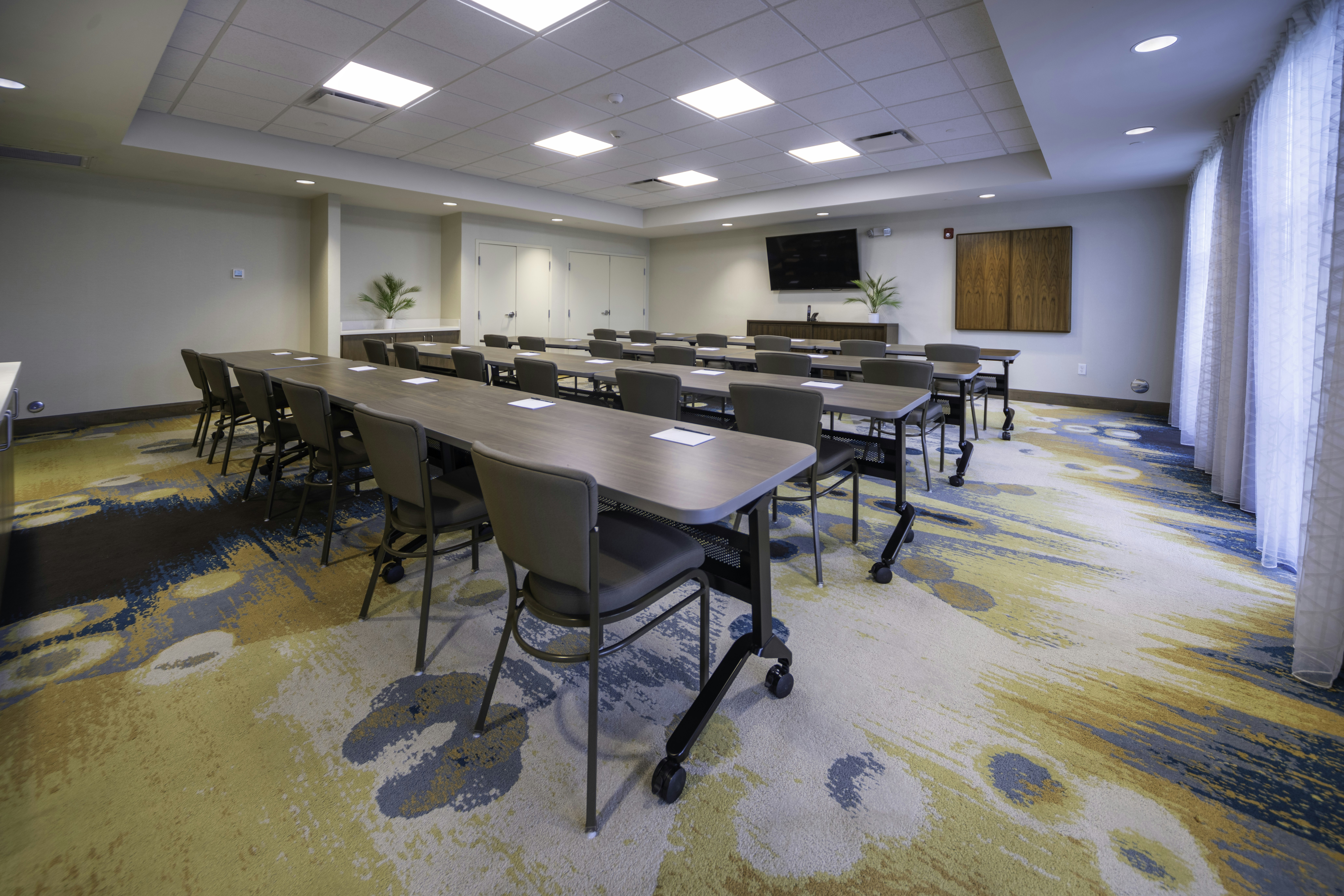 Staybridge Suites Summerville 40/48