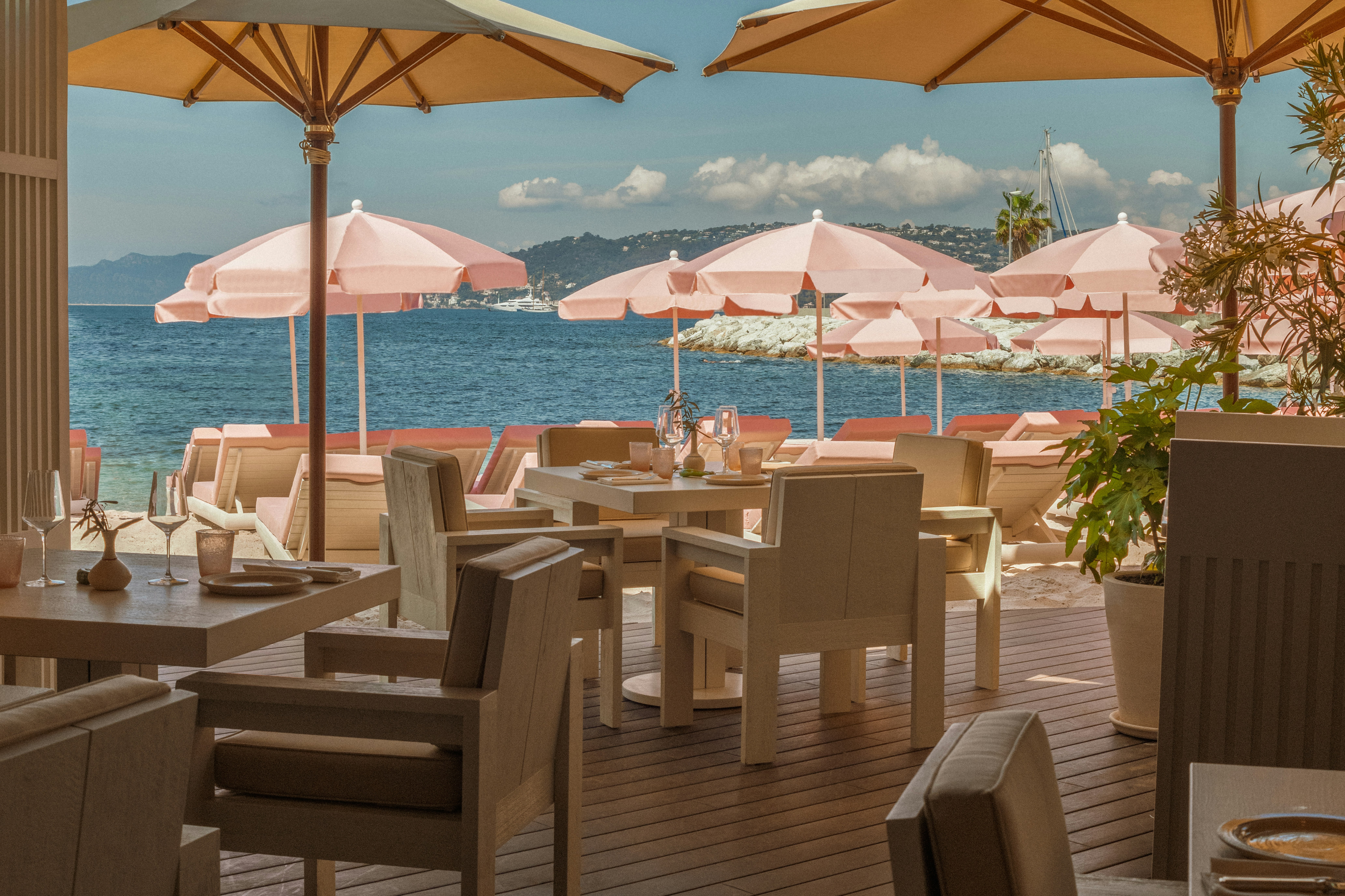 Cap D' Antibes Beach Hotel 39/45