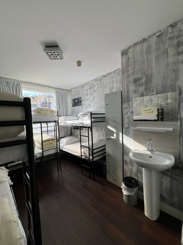 Amigo Budget Hotel 29/50