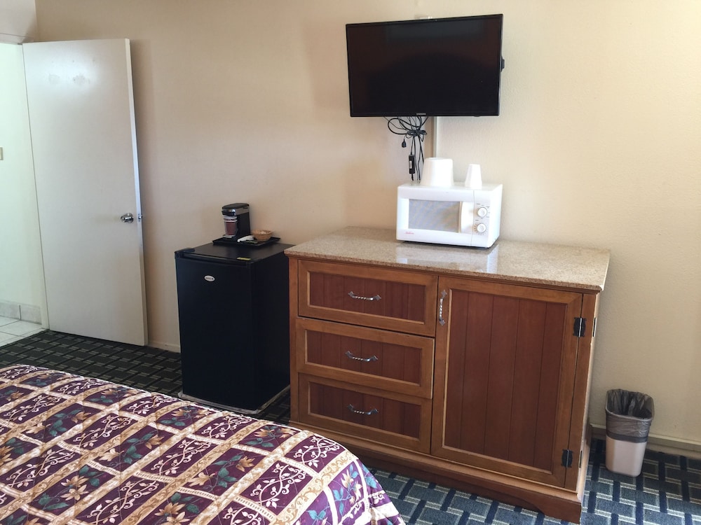 Anaheim National Inn 10/72