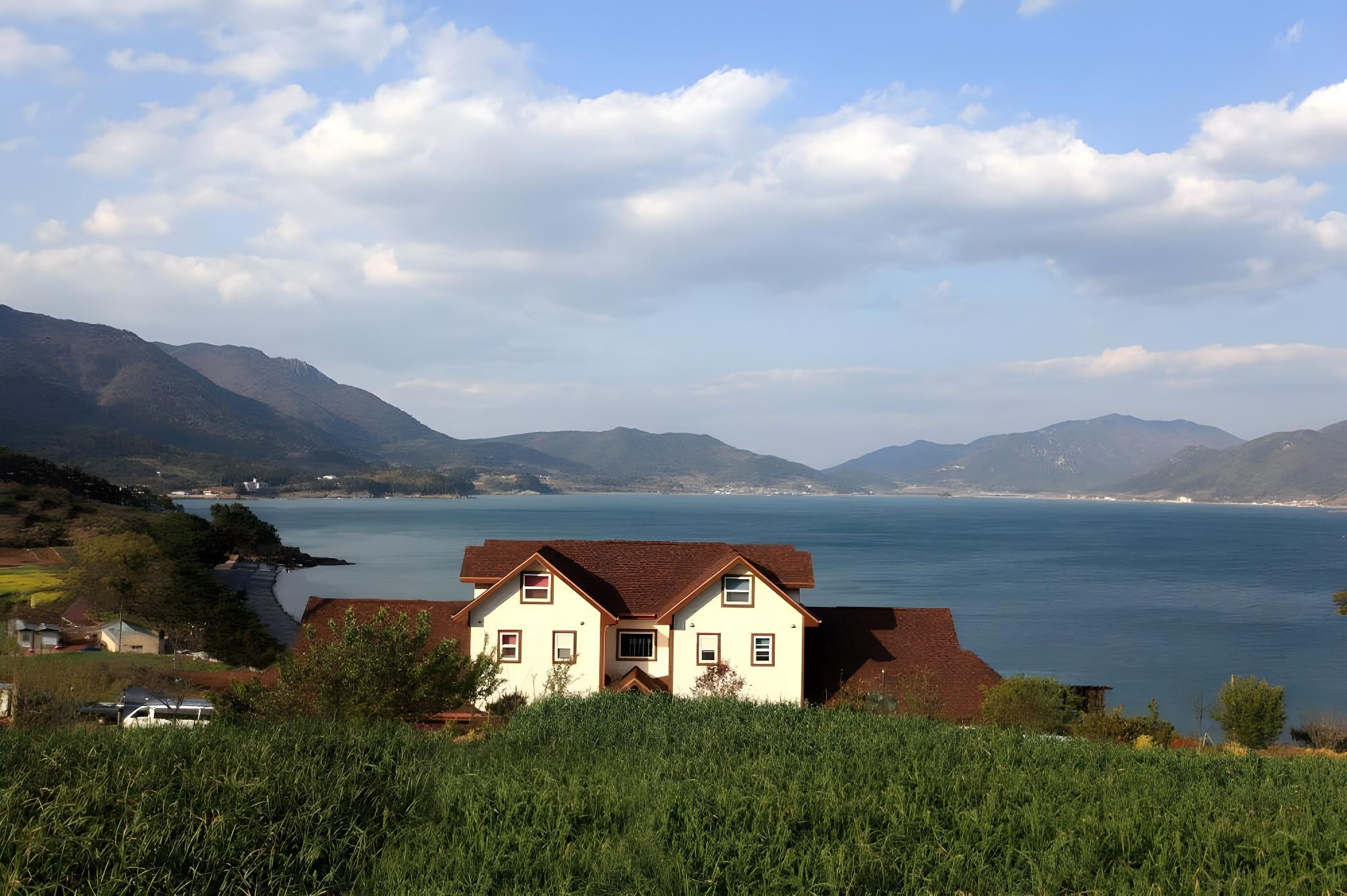 Namhae Rainbow Hill Pension 18/23
