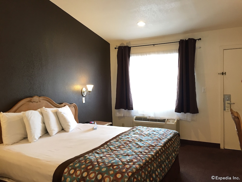 Anaheim Discovery Inn Suites 14/68