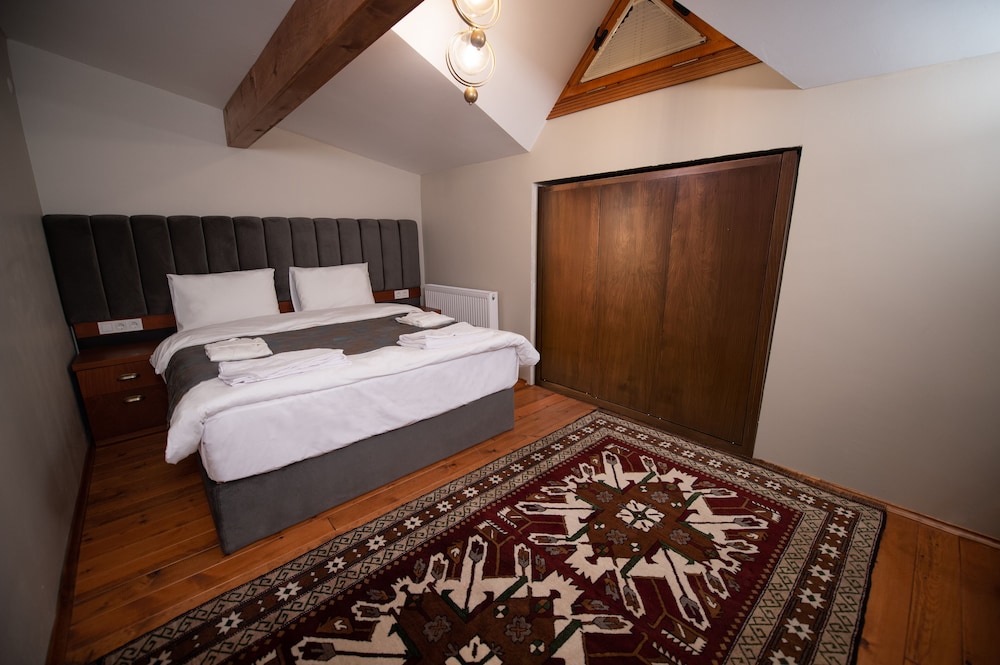 Ahiska Palas Otel 13/46