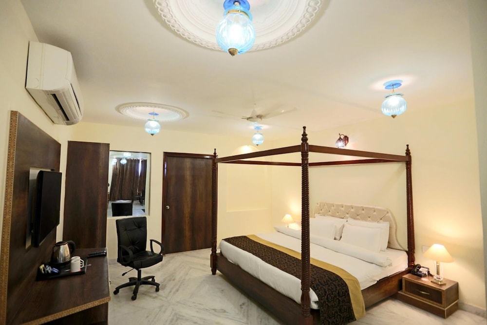 Regenta Central Mewargarh 18/43